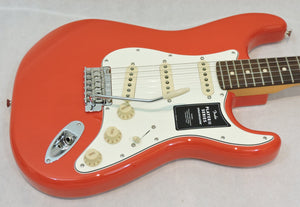 Fender Player II Stratocaster®, Rosewood Fingerboard, Coral Red