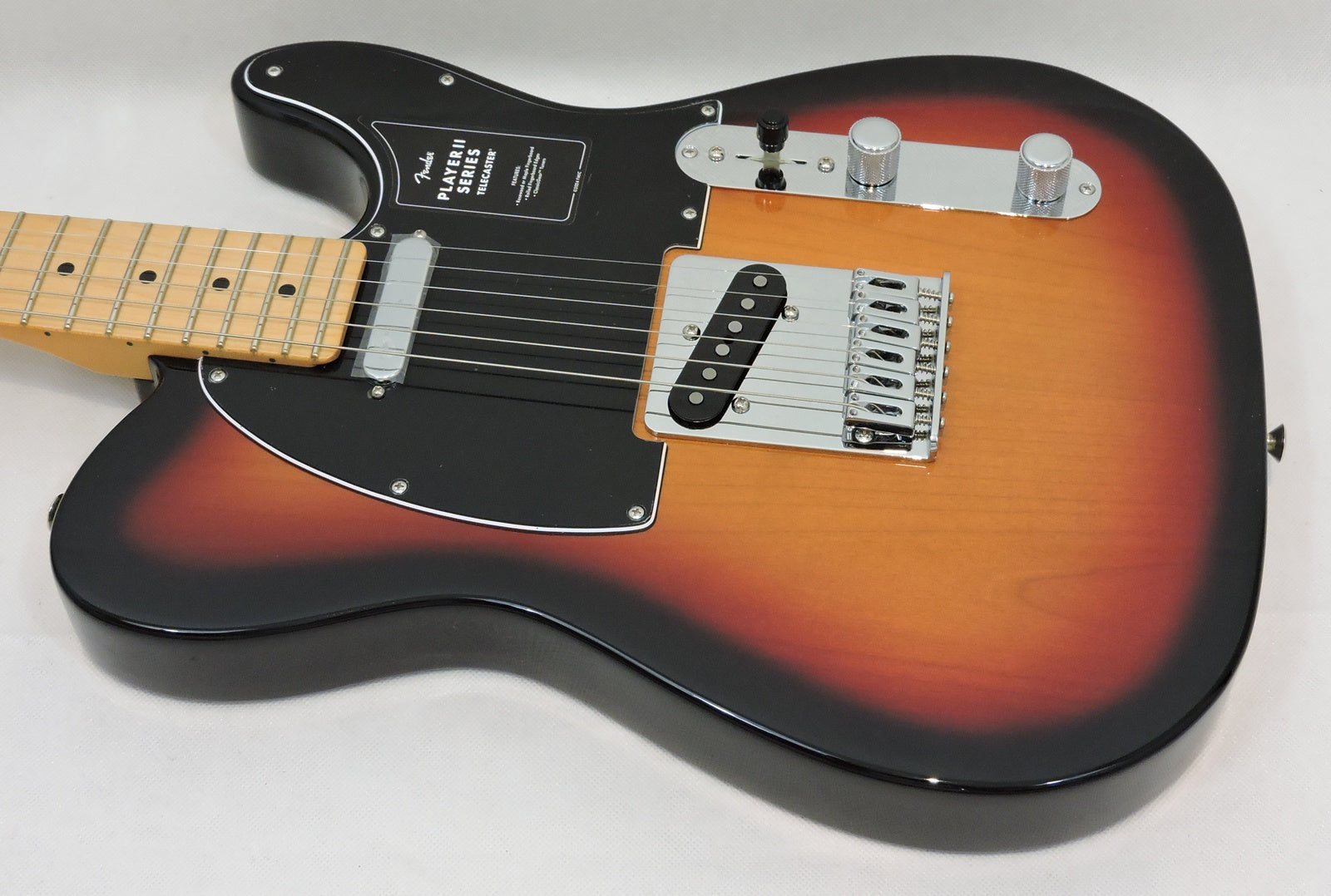 Fender Player II Telecaster, Maple Fingerboard, 3-Color Sunburst