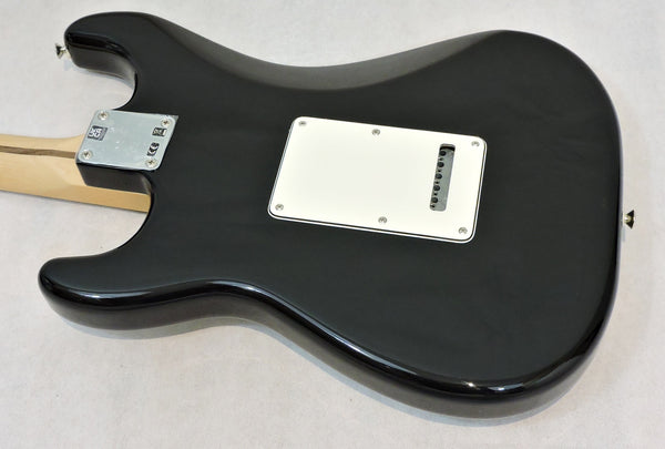 Fender Player Stratocaster Black Maple Neck