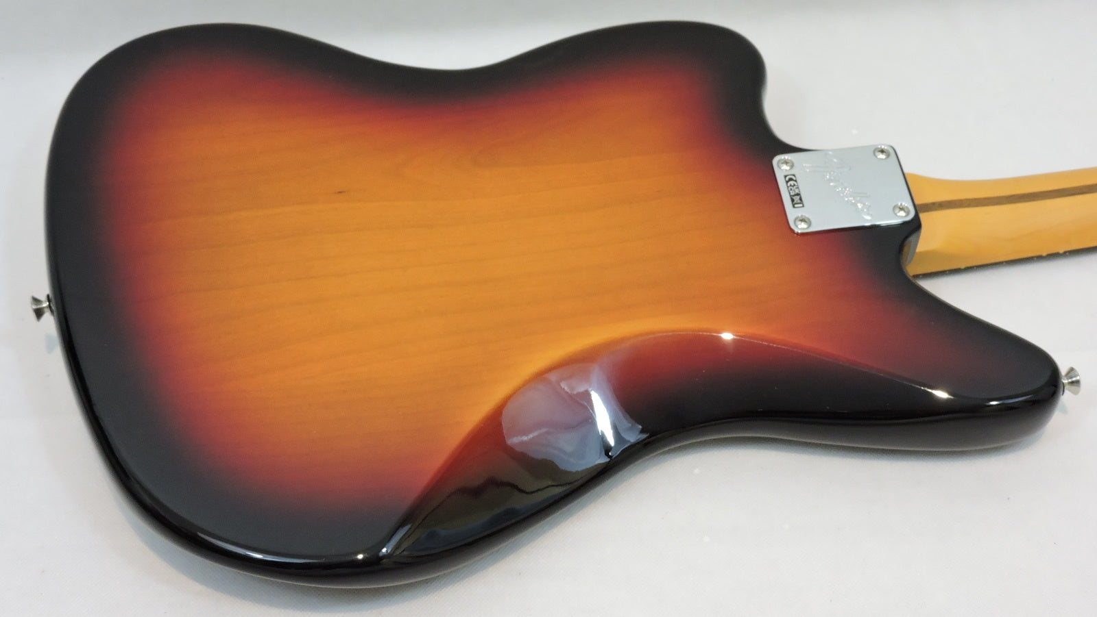 Fender American Professional Classic Jaguar, 3-Color Sunburst