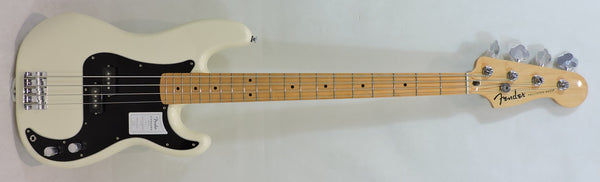 Fender Standard Precision Bass®, Maple Fingerboard, Olympic White
