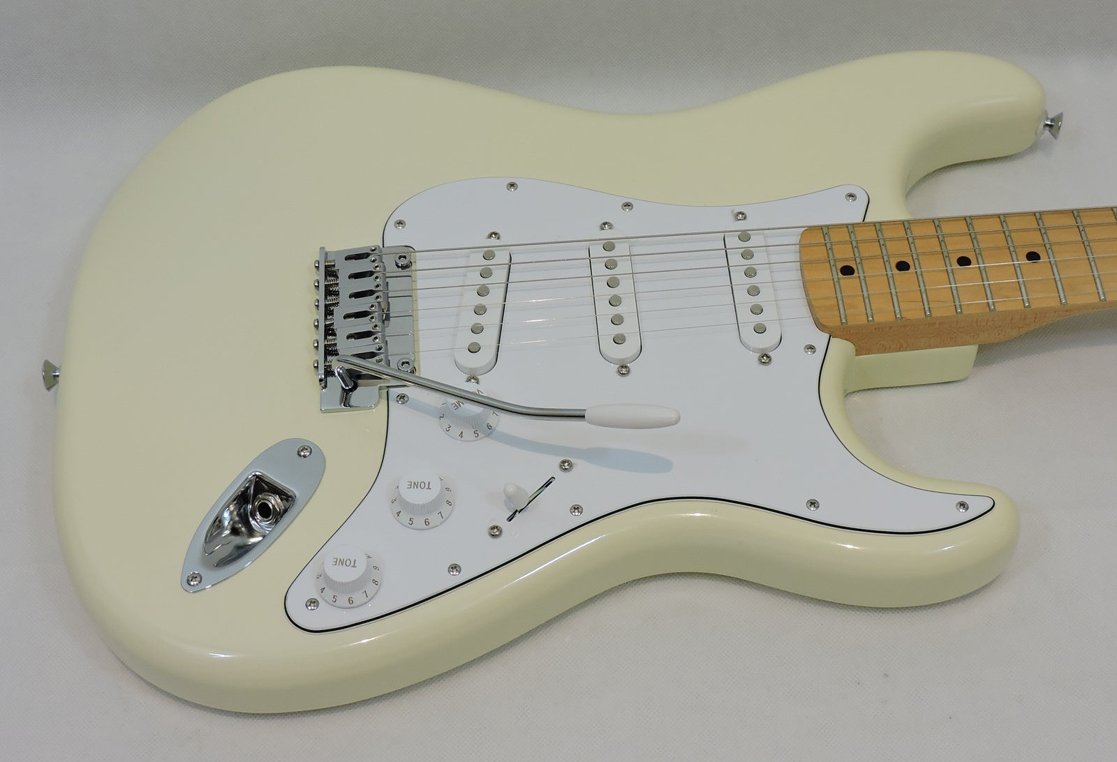 Fender Standard Stratocaster, Olympic White - Used