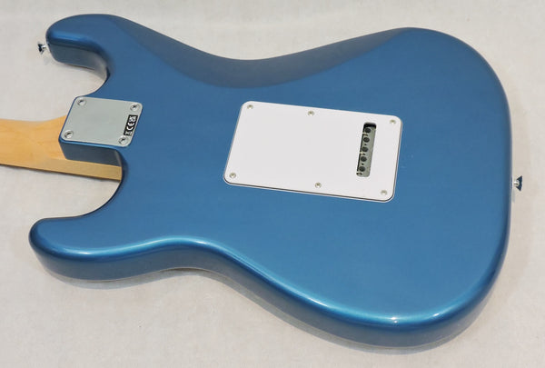 Fender Standard Stratocaster, Laurel Fingerboard, White Pickguard, Aqua Marine Metallic