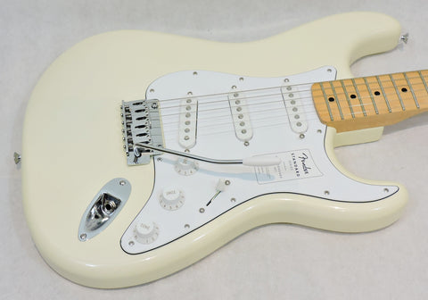 Fender Standard Stratocaster, Maple Fingerboard, Olympic White