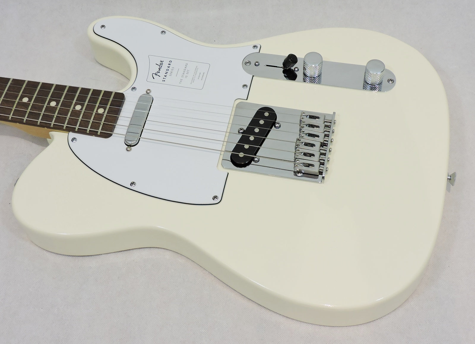 Fender Standard Telecaster, Laurel Fingerboard, White Pickguard, Olympic White