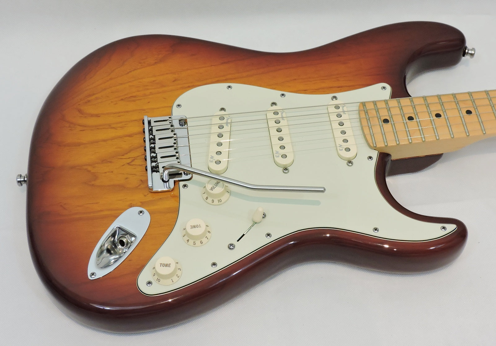 Fender American Deluxe Stratocaster - Used