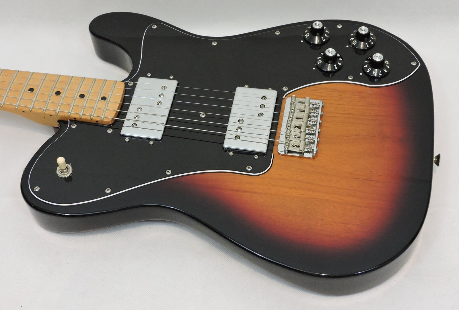 Fender Vintera '70s Telecaster Deluxe, Maple Fingerboard, 3-Color Sunburst - Used