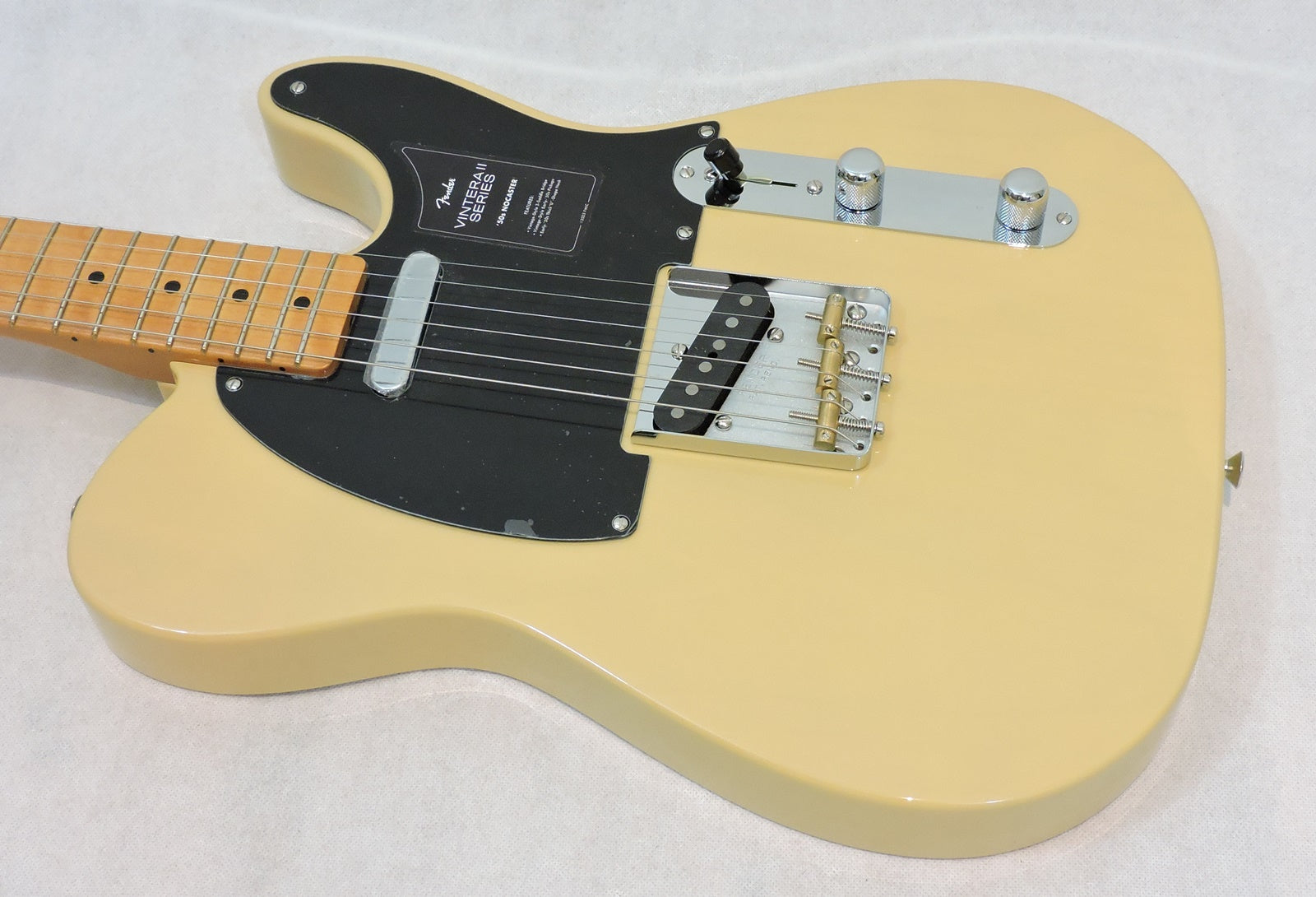Fender Vintera® II '50s Nocaster® Blackguard Blonde Maple Neck