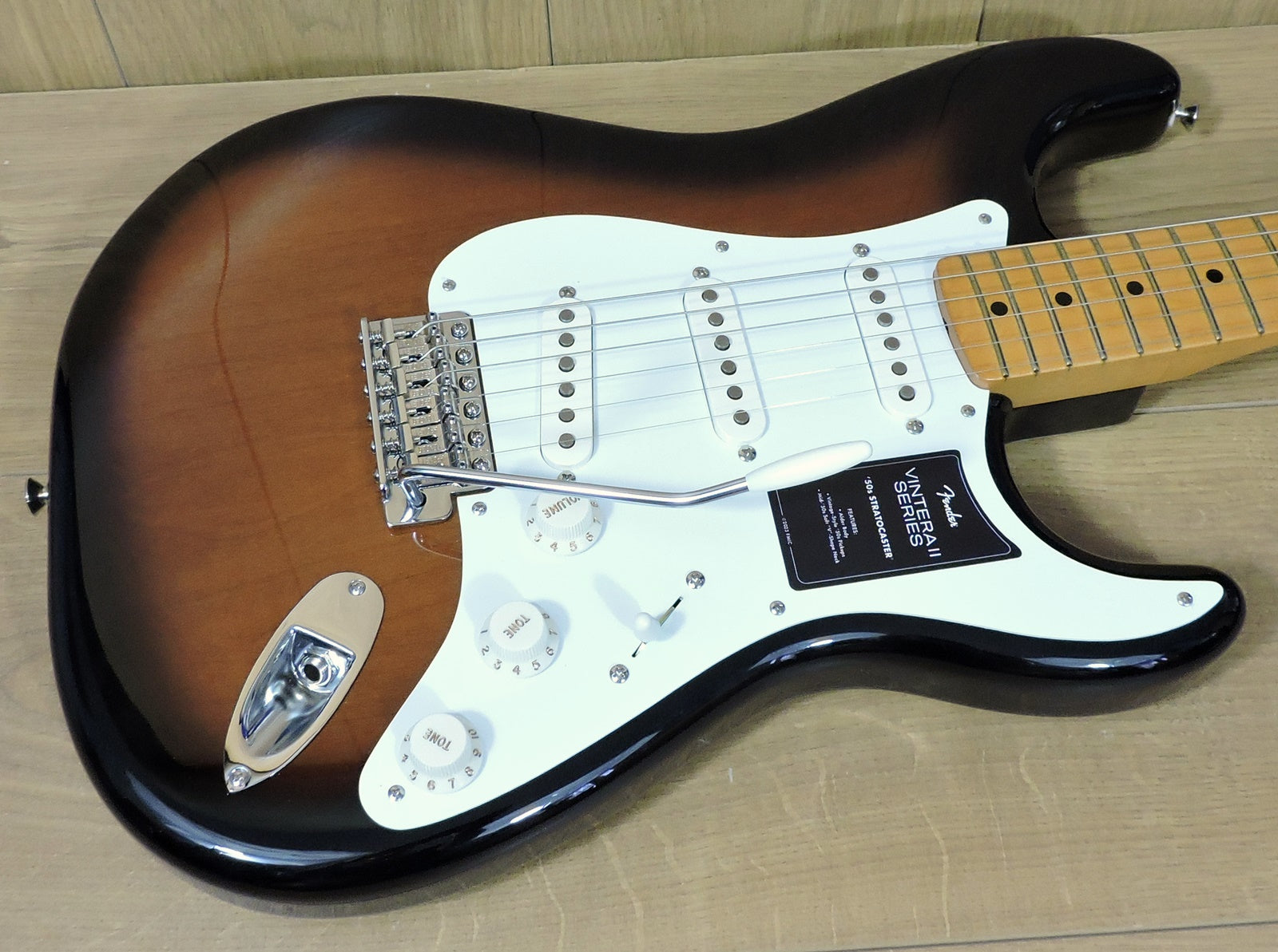 Fender Vintera® II '50s Stratocaster® 2-Colour Sunburst Maple Neck