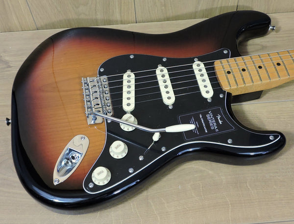 Fender Vintera® II '70s Stratocaster® 3-Colour Sunburst Maple Neck