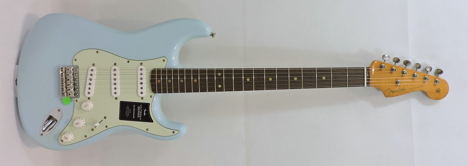 Fender Limited Edition Vintera II Road Worn '60s Stratocaster Sonic Blue