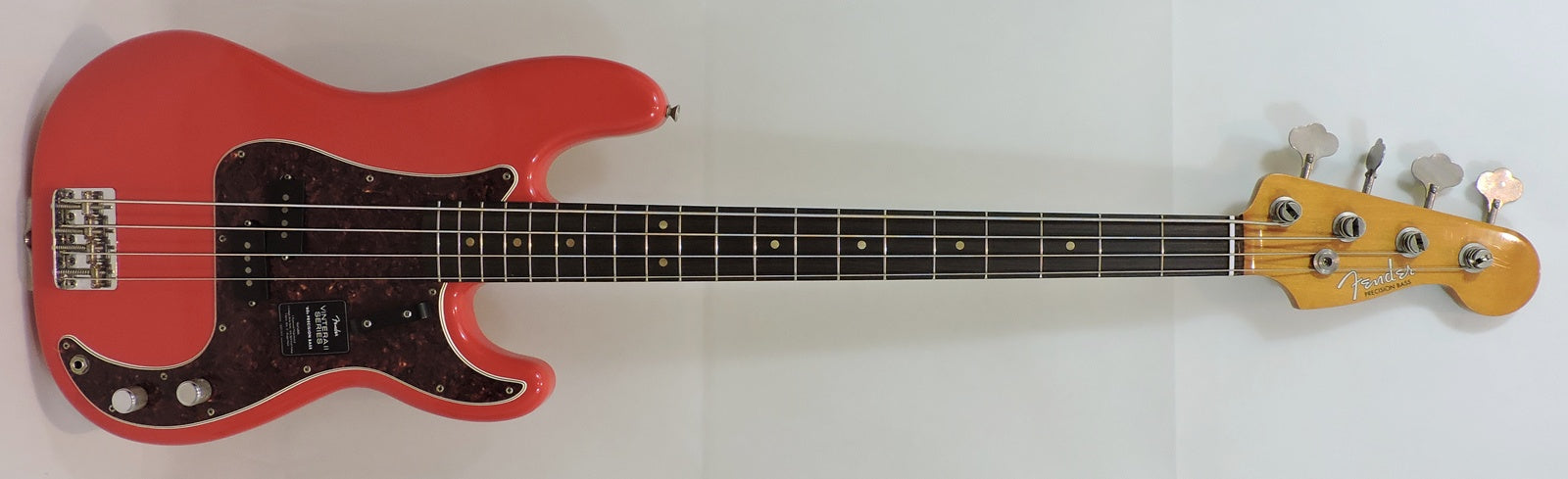 Fender Limited Edition Vintera II Road Worn '60s Precision Bass Fiesta Red