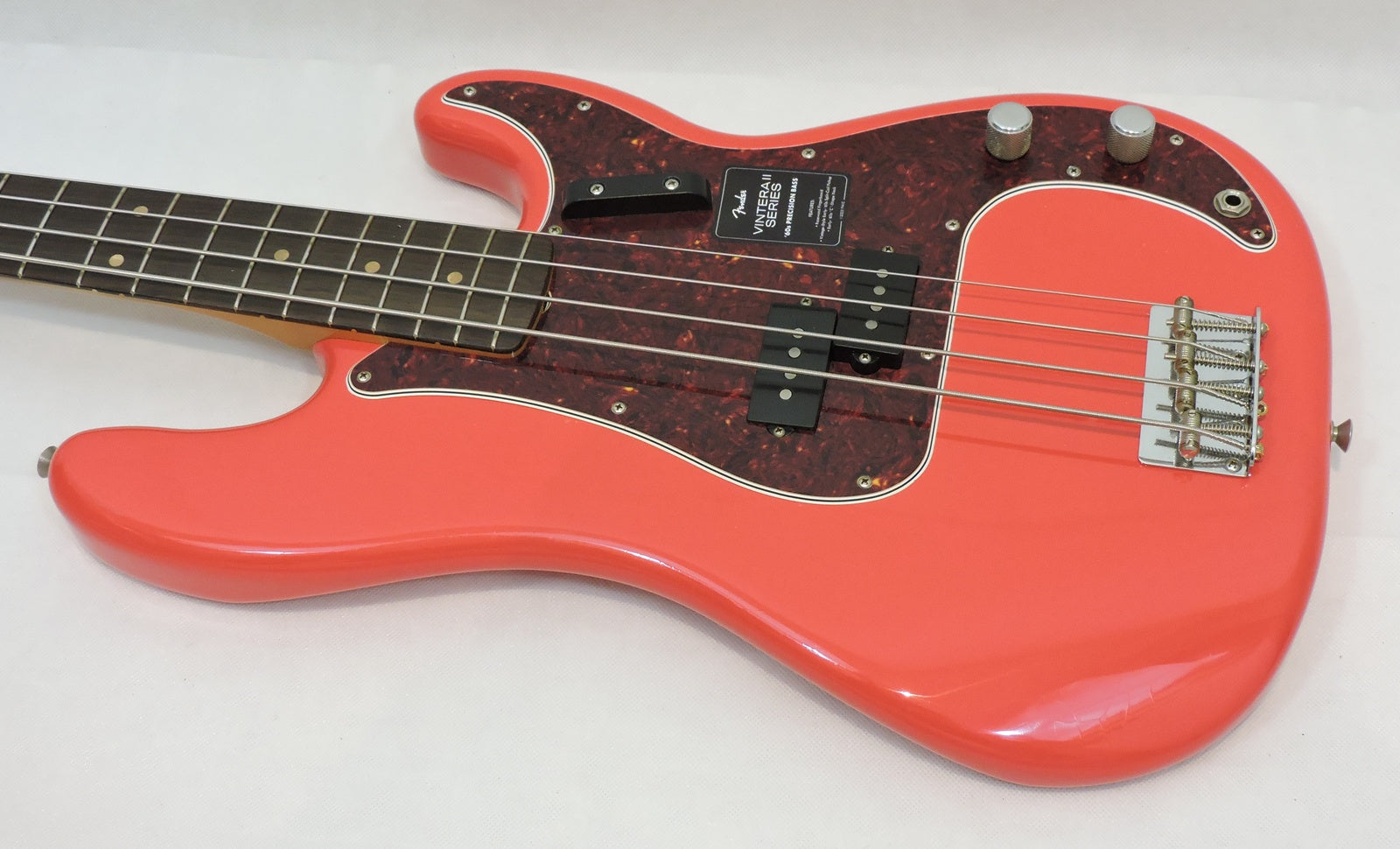 Fender Limited Edition Vintera II Road Worn '60s Precision Bass Fiesta Red