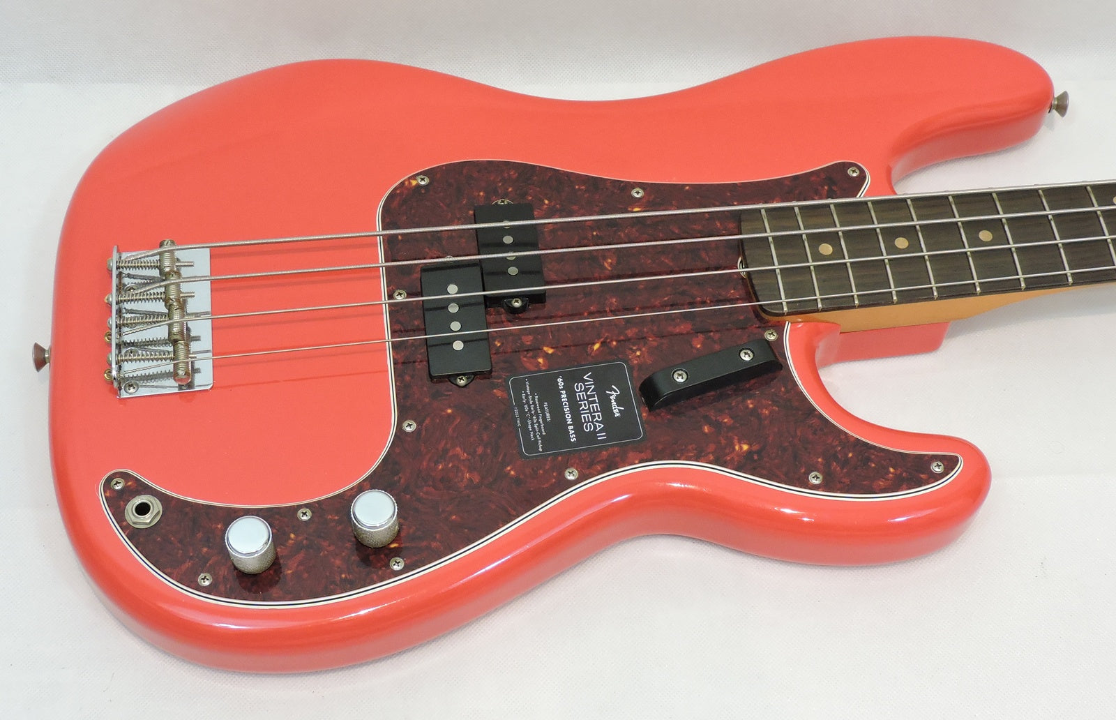 Fender Limited Edition Vintera II Road Worn '60s Precision Bass Fiesta Red