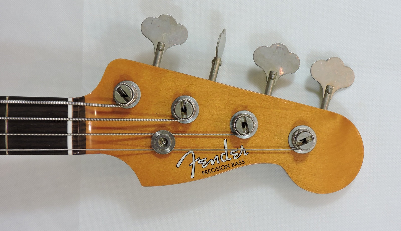 Fender Limited Edition Vintera II Road Worn '60s Precision Bass Fiesta Red
