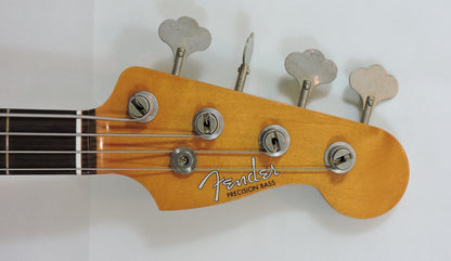 Fender Limited Edition Vintera II Road Worn '60s Precision Bass Fiesta Red