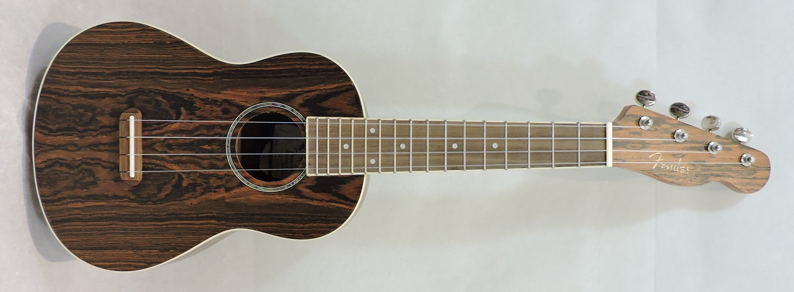 Fender Zuma Exotic Concert Ukulele. Bocote