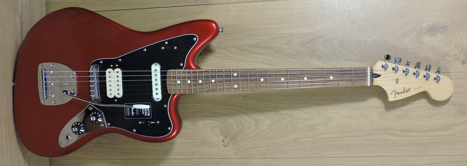 Fender Player Jaguar. Candy Apple Red. Pau Ferro