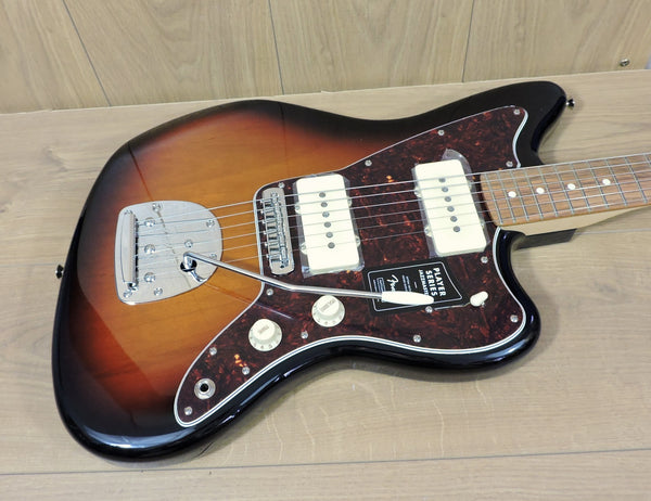 Fender Ltd. Edition Player Jazzmaster. 3-Tone Sunburst.