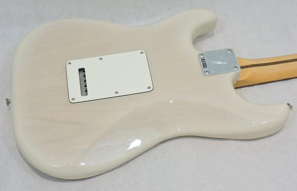 Fender Player II Stratocaster®, Rosewood Fingerboard, White Blonde