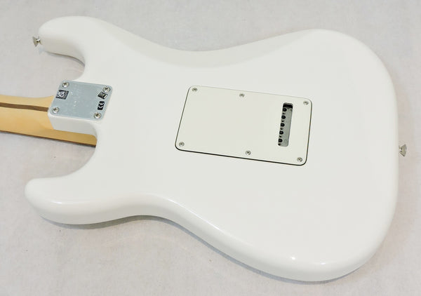 Fender Player Stratocaster. Polar White MN