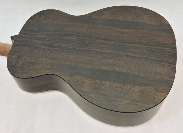 Martin 000-X2E Spruce Top Brazilian Rosewood HPL Back & Sides