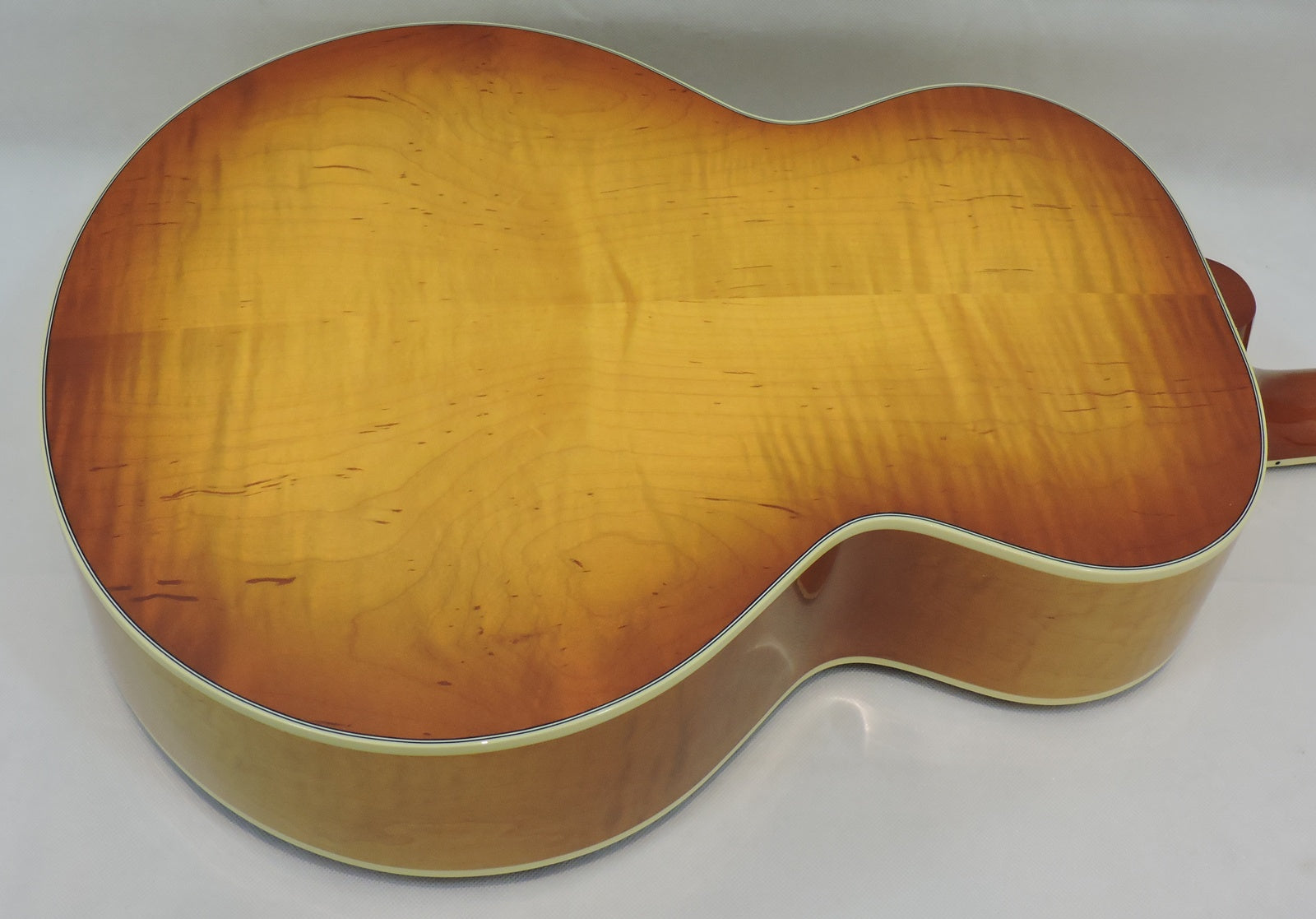 Gibson J-185 'Rosanne Cash' 1 0f 100. Mint - Used