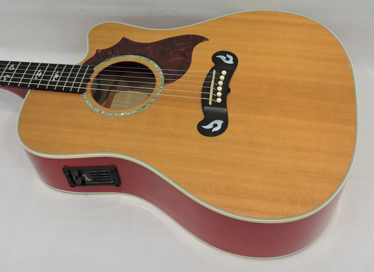 Gibson Dove Artist Cutaway Electric-Acoustic - Used