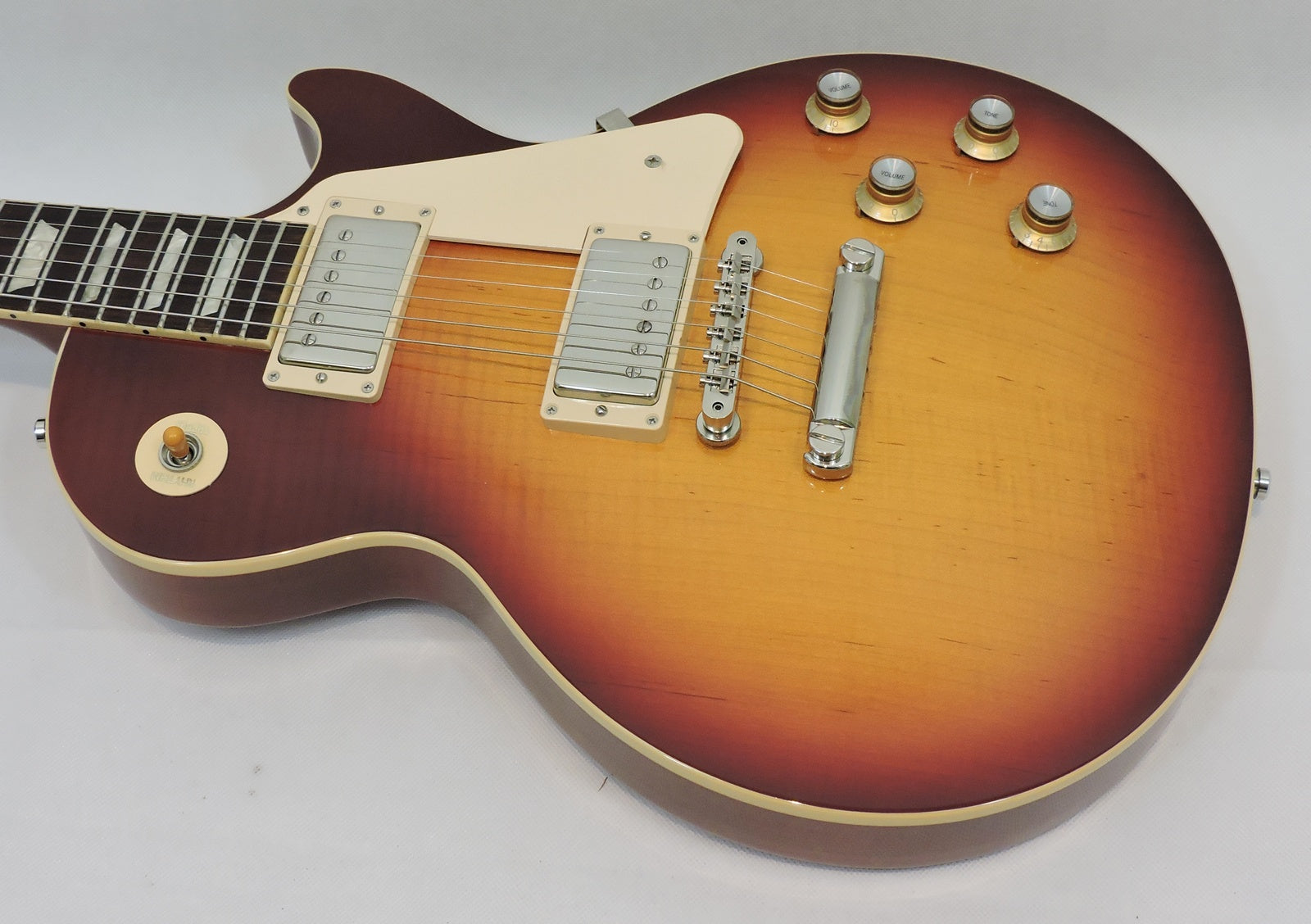 Gibson Les Paul Standard '60s Heritage Cherry Sunburst. Mint - Used