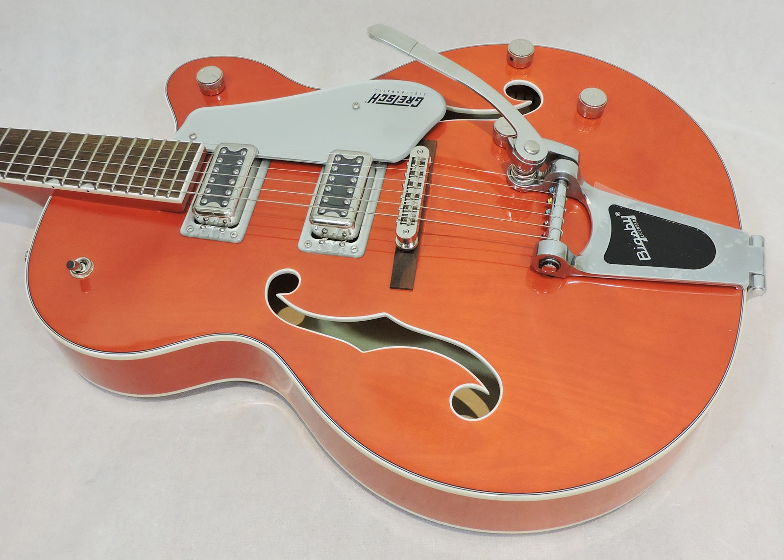 Gretsch G5420T Electromatic® Hollow Body Single-Cut with Bigsby. Orange Stain