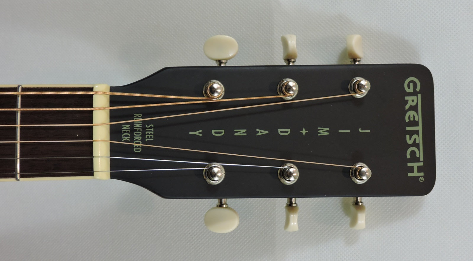 Gretsch Jim Dandy™ Concert, Dark Cherry Burst