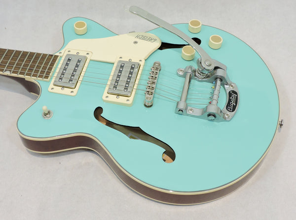 Gretsch G2655T Streamliner™ Centre Block Jr. Double-Cut with Bigsby®. Tropico