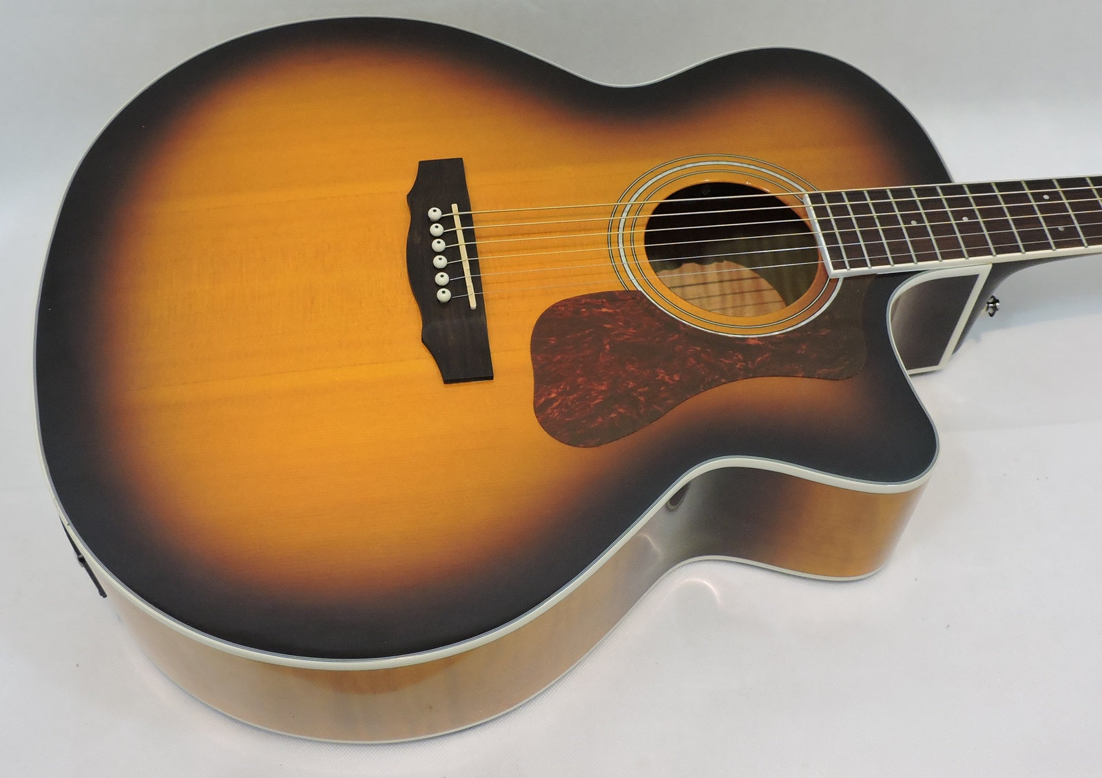 Guild F-250CE Deluxe - Used