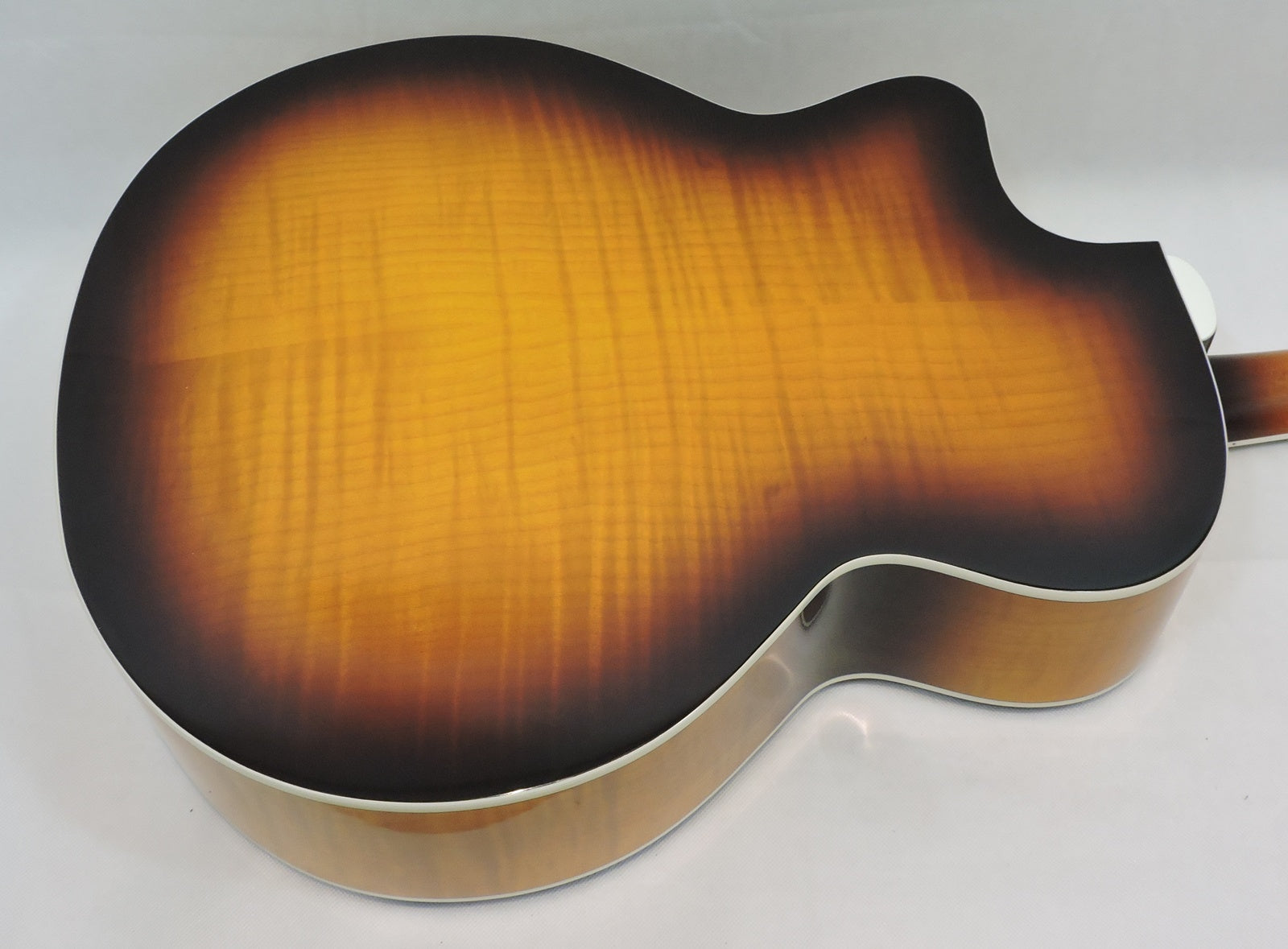 Guild F-250CE Deluxe - Used