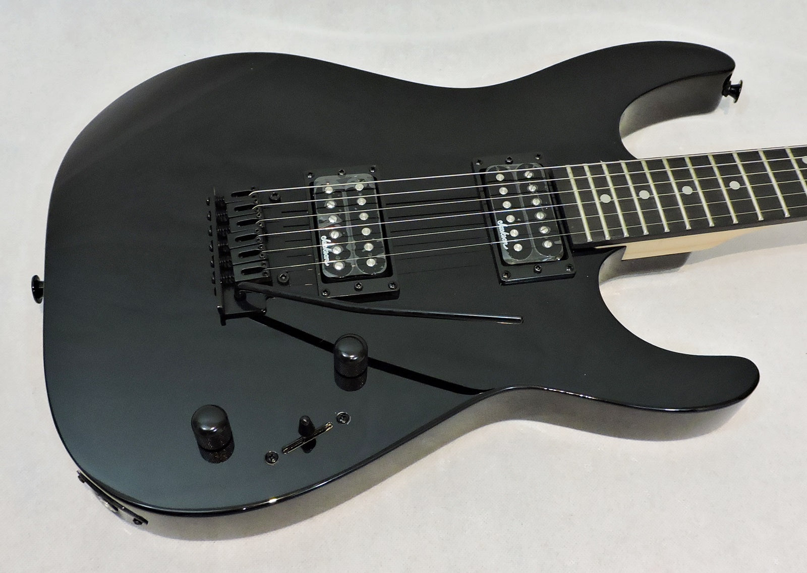 Jackson JS Series Dinky® Minion JS1X, Gloss Black