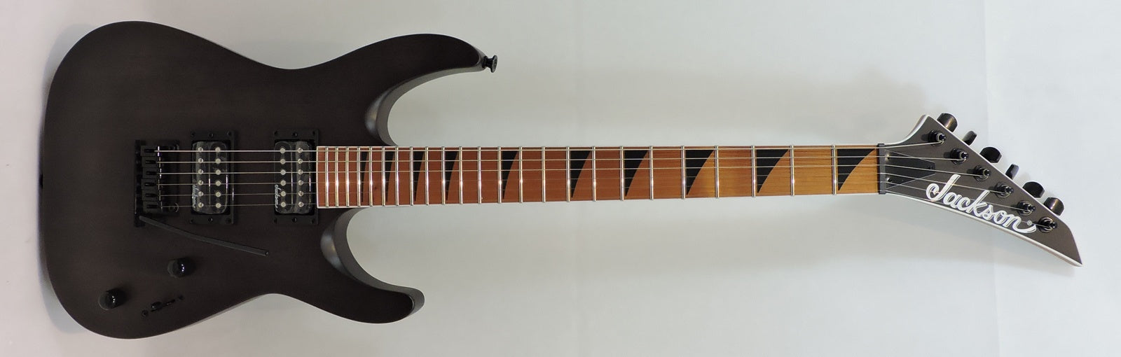 Jackson JS Series Dinky Arch Top JS24 DKAM Black Stain