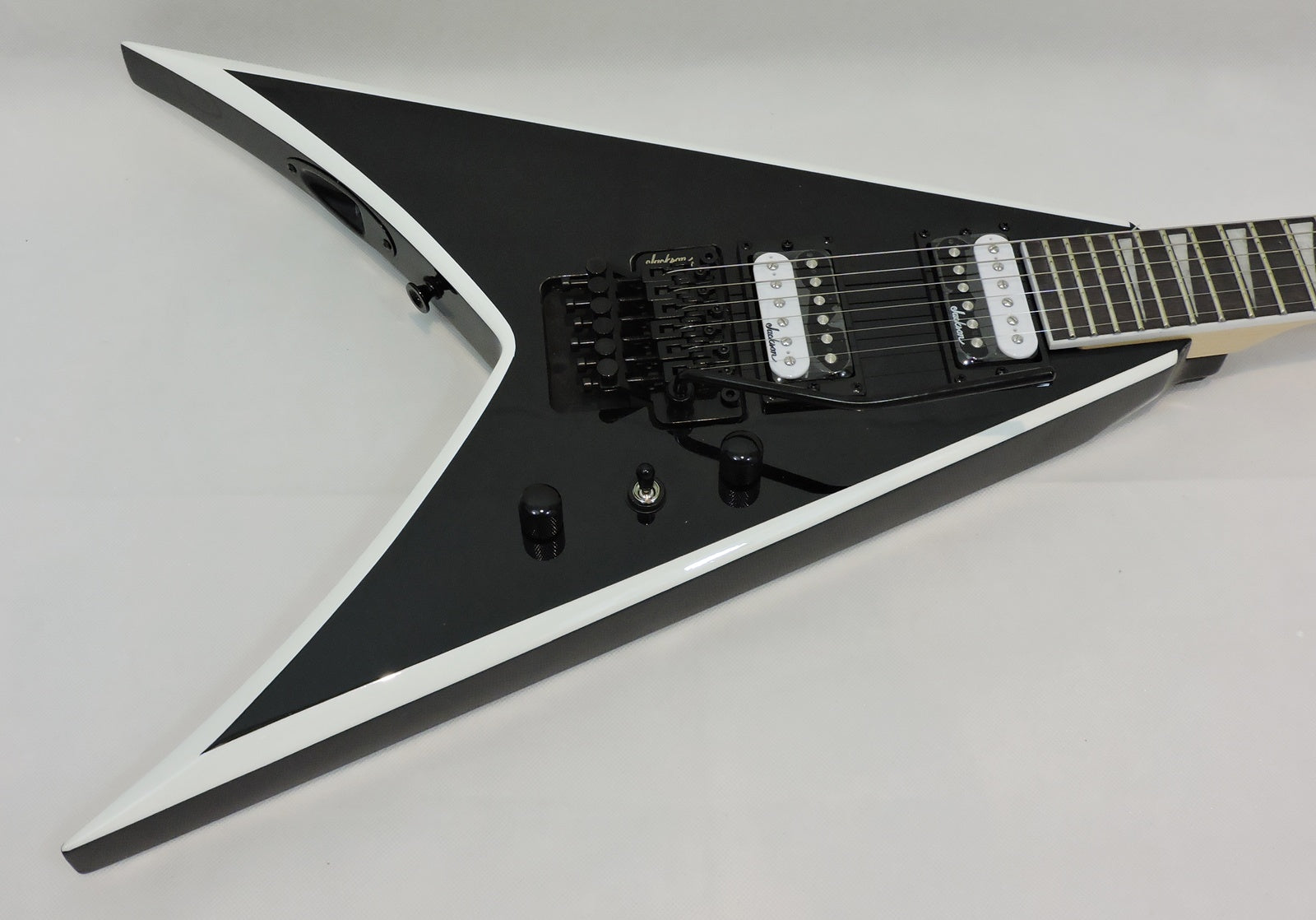 Jackson JS Series King V™ JS32 – Langley Guitar Centre