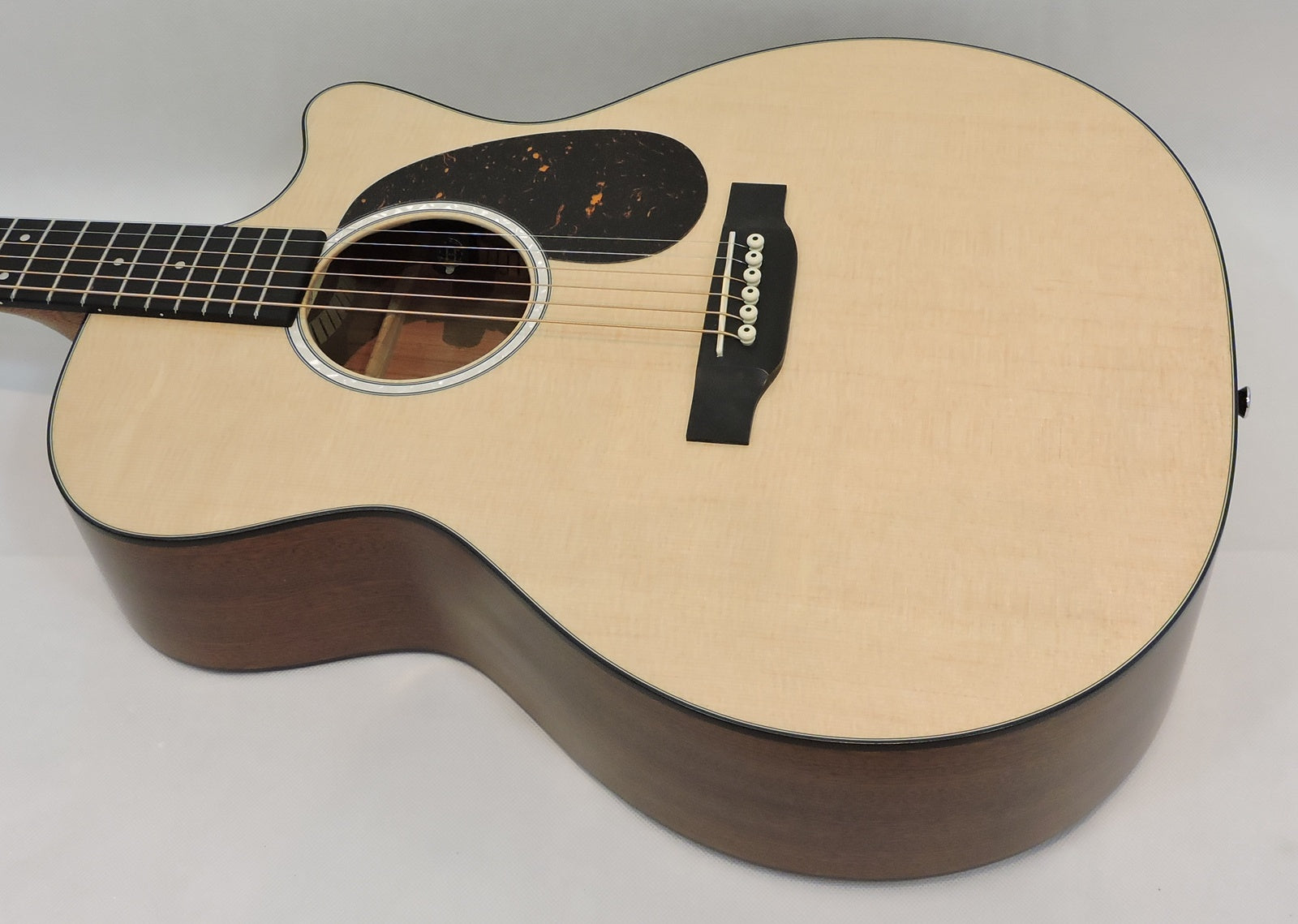 Martin Road Series GPC-11E