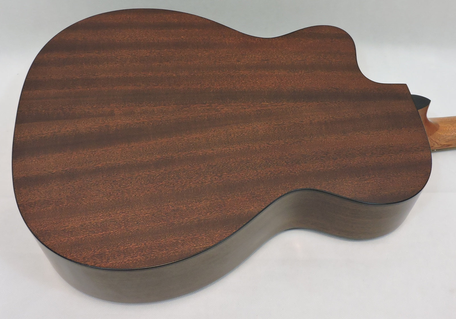 Martin Road Series Modern OMC-10E, Burst