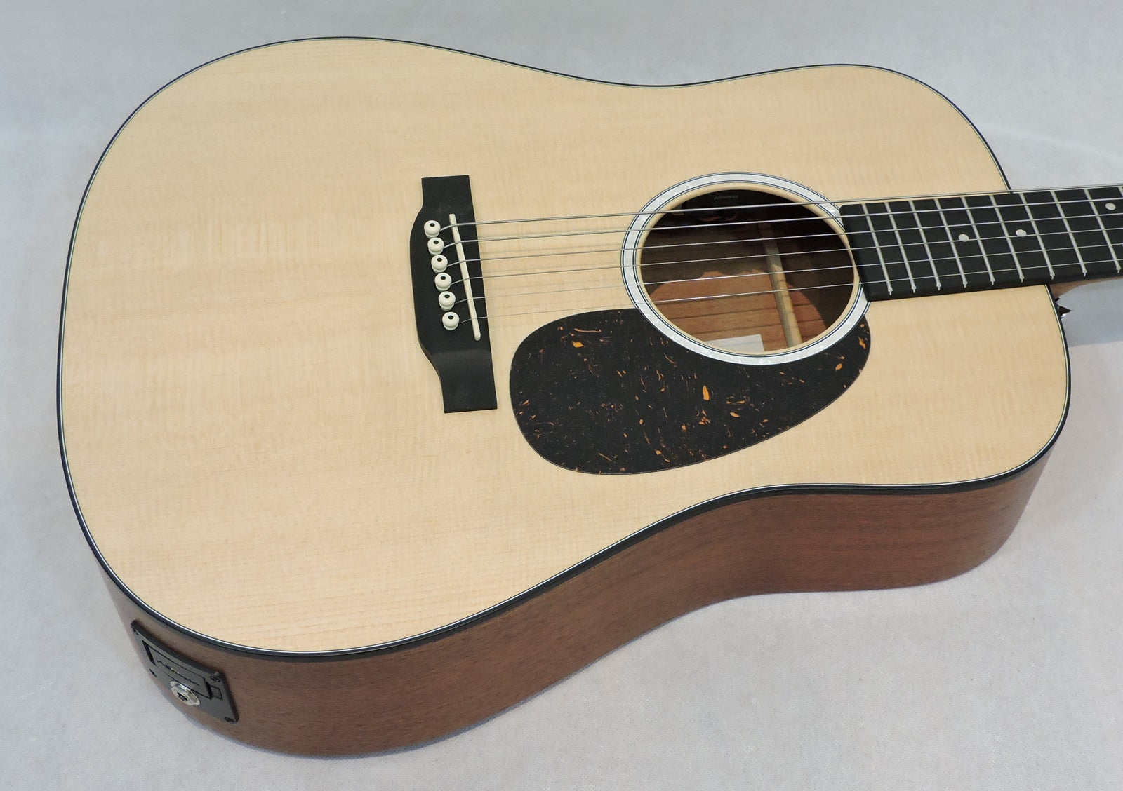 Martin DJr-10E Guitar Dreadnought Jnr