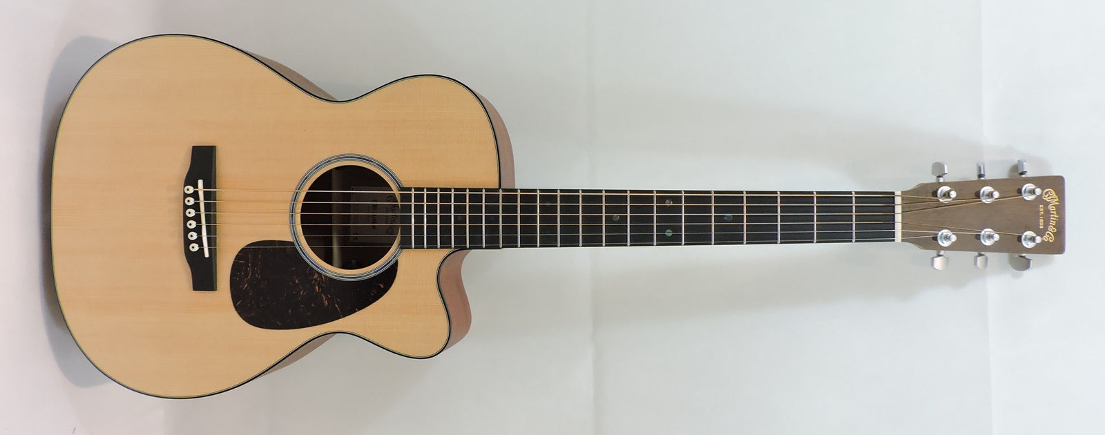 Martin 000C Jr E – Langley Guitar Centre