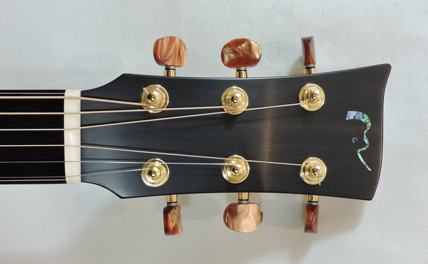 McIlroy AG25 Handmade Acoustic Guitar