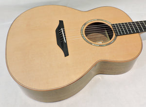 McIlroy AG25 Handmade Acoustic Guitar