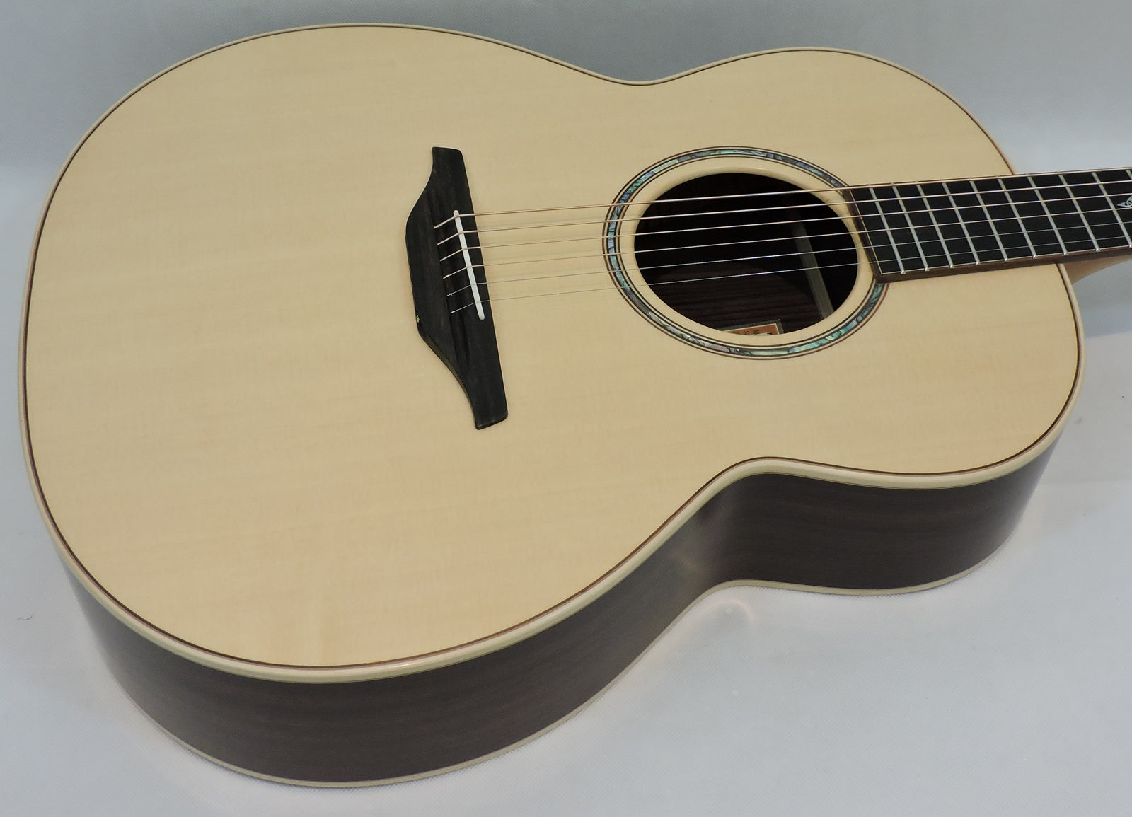 McIlroy AG30 Hand Made Acoustic Guitar