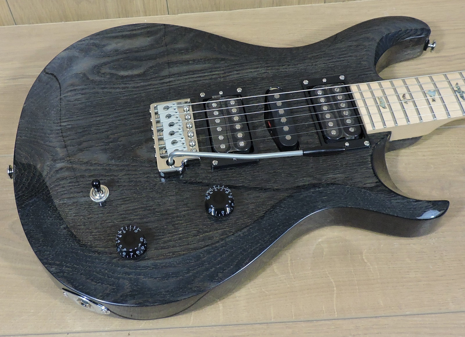 PRS SE Swamp Ash Special Charcoal