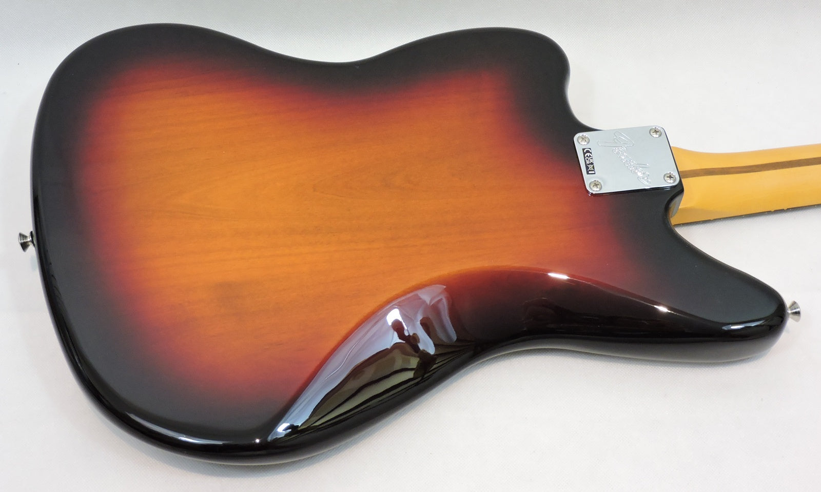 Fender American Professional Classic Jaguar, 3-Color Sunburst