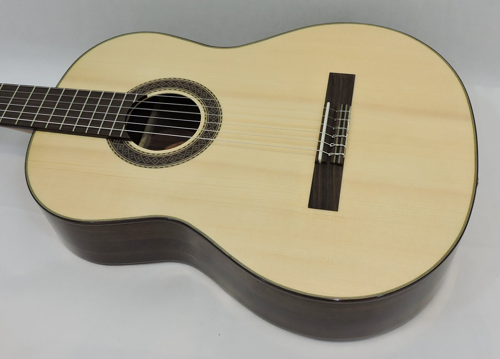 Santos Martinez Raymond Burley Signature Classic Guitar with Deluxe Guitar Bag. Ex-Demo