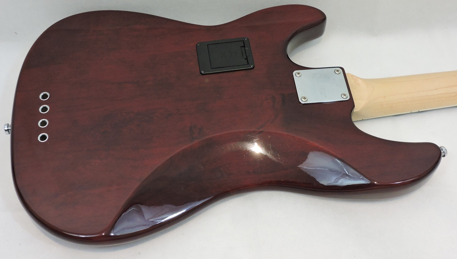 Sire P7 Fretless 4-String Bass- Used