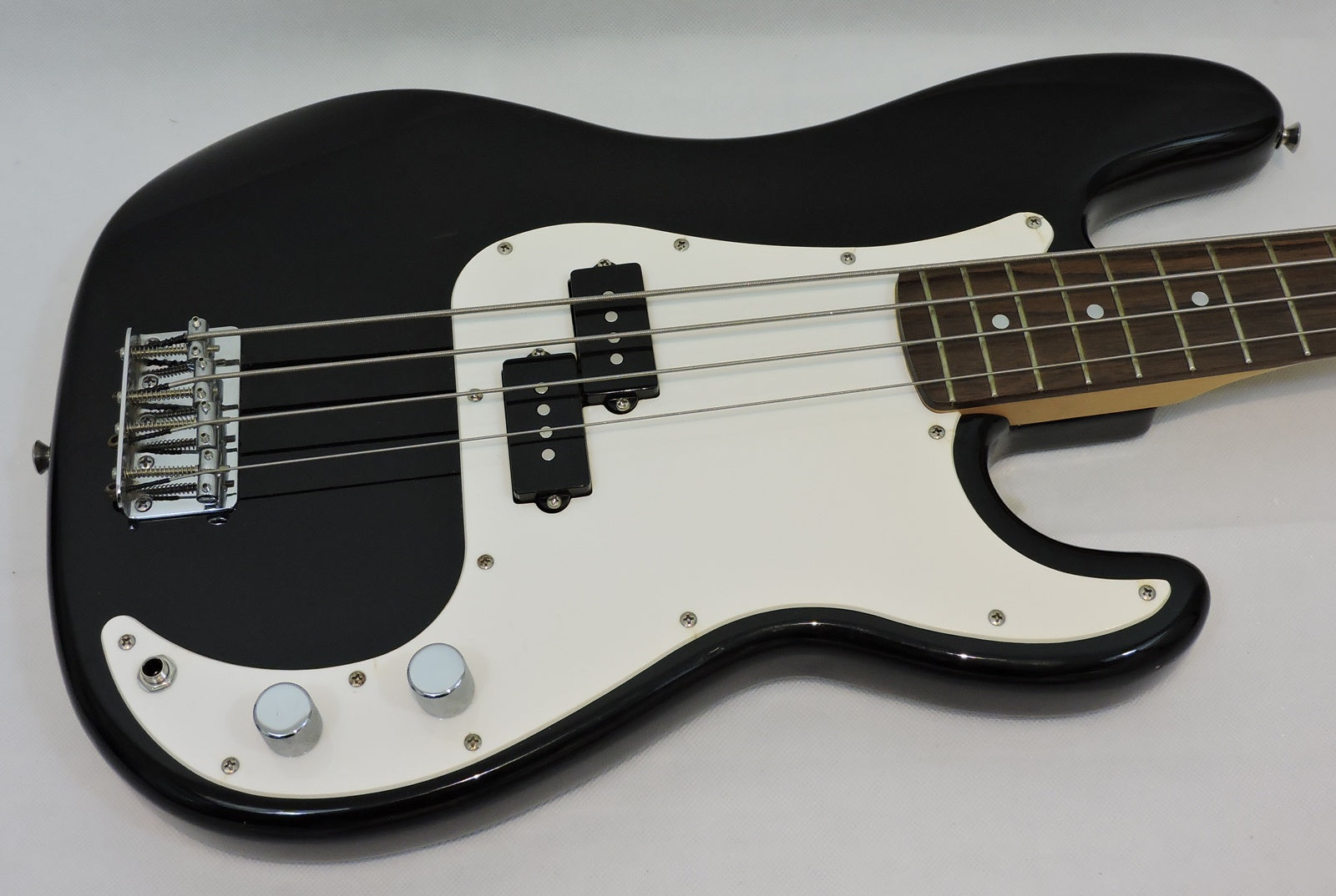 Squier Affinity P Bass Black - Used