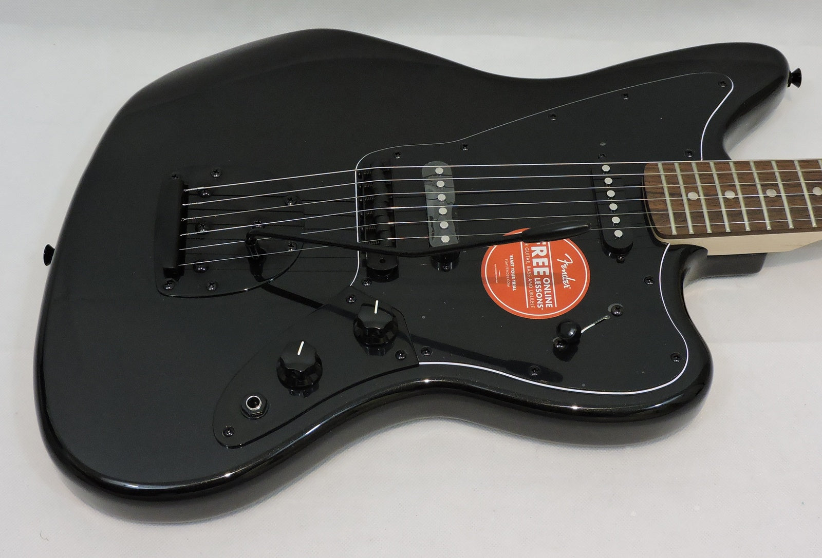 Squier FSR Affinity Jaguar, Laurel Fingerboard, Metallic Black